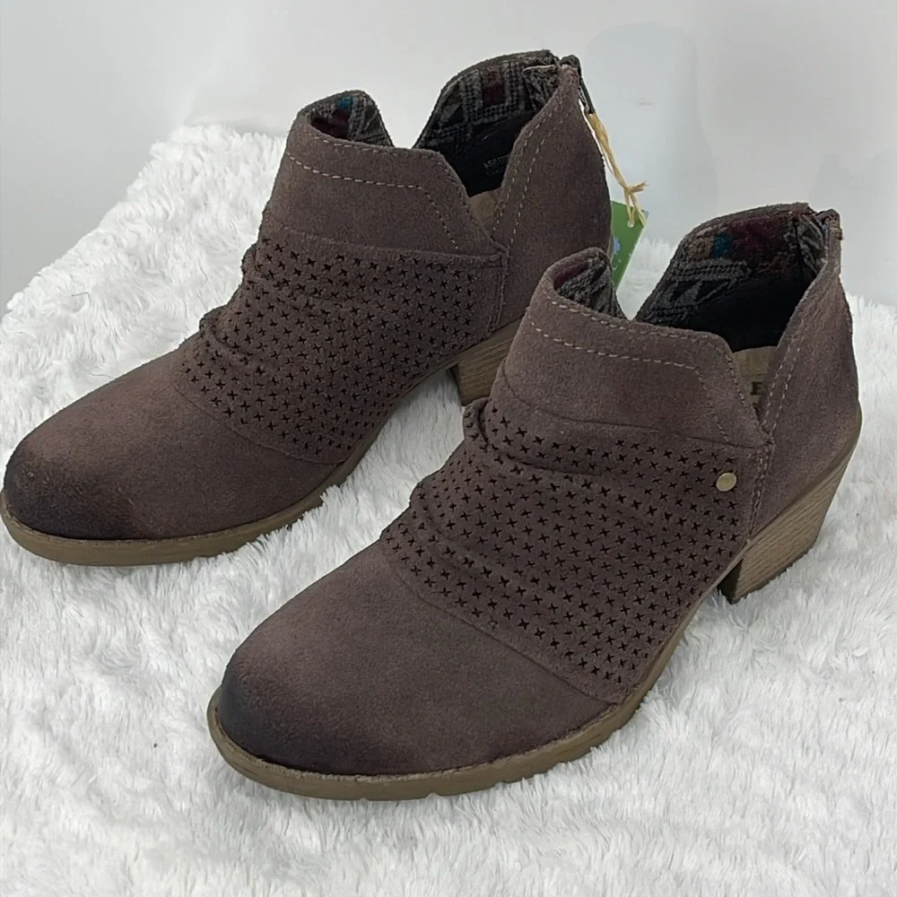 Earth Origins AMANDA Dark Brown Ankle Booties ZIPPER BACK SIZE 6.5 M NEW